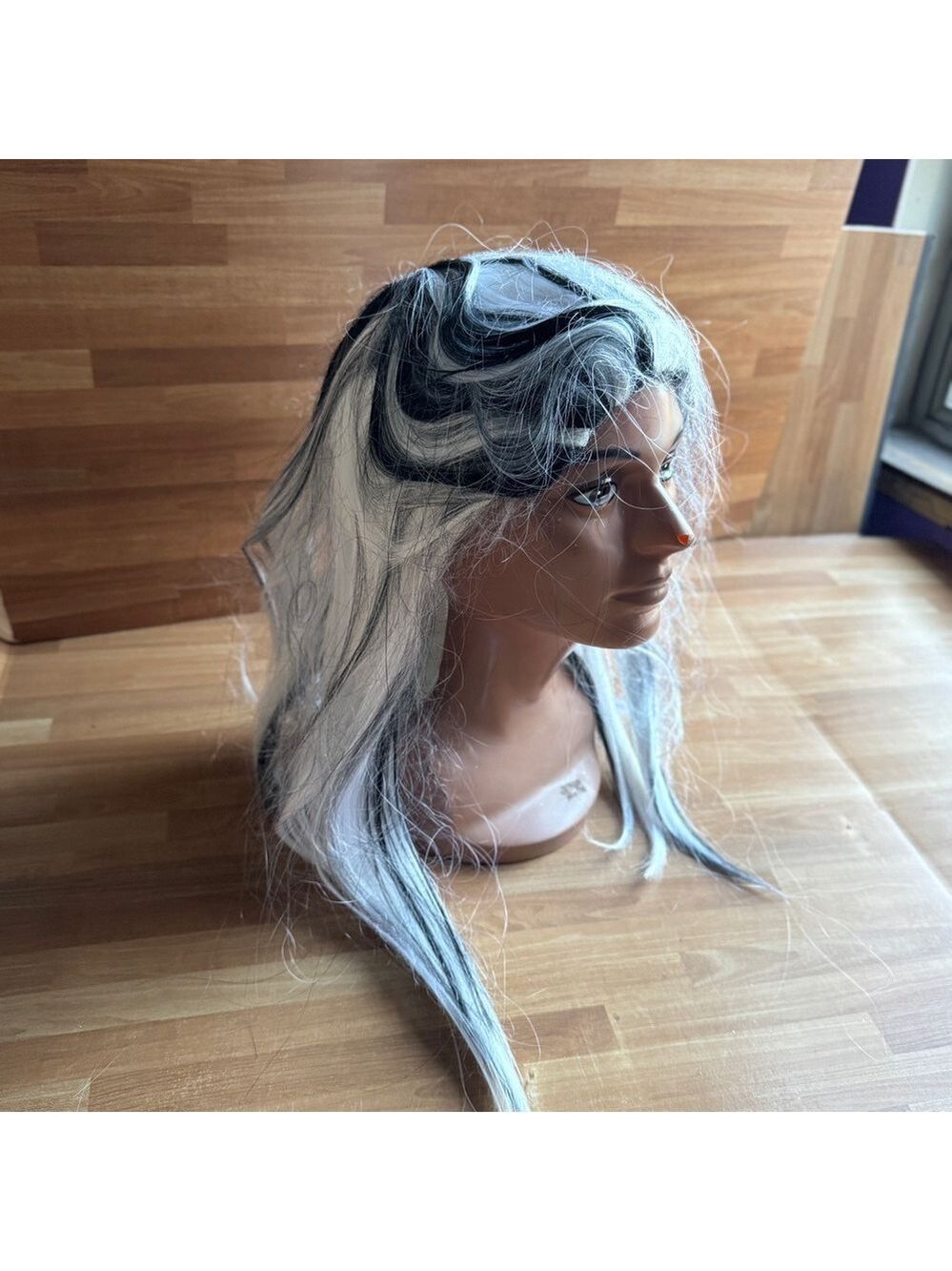 Monster high Halloween wig gray and black